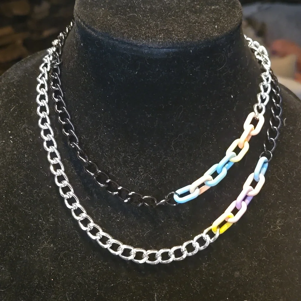 Multicolor Chain Necklace - Picture 5 of 10